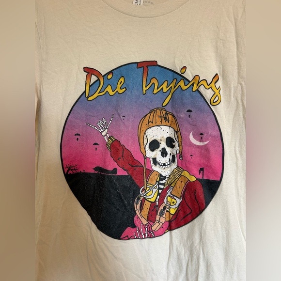 Barstool sports skull Graphic Tee with sky diver “die trying” - Picture 2 of 4